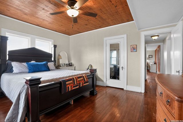 953 myrta, Kerrville, TX 78028