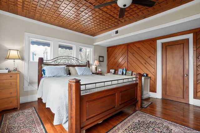 953 myrta, Kerrville, TX 78028