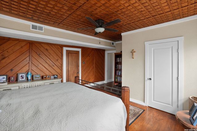 953 myrta, Kerrville, TX 78028