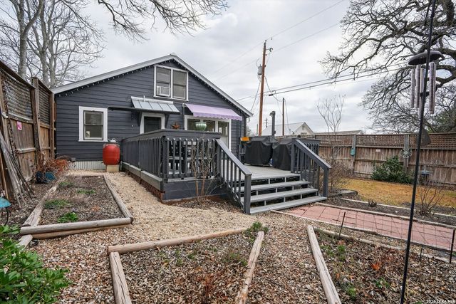 953 myrta, Kerrville, TX 78028