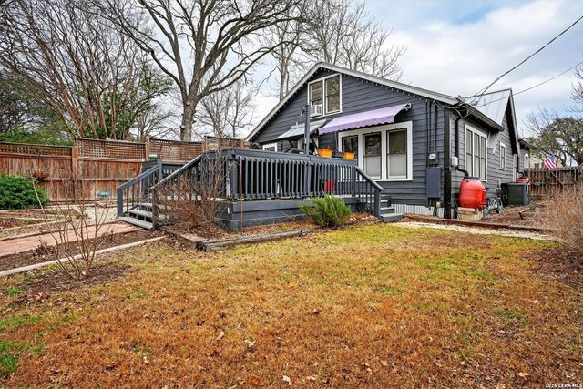 953 myrta, Kerrville, TX 78028