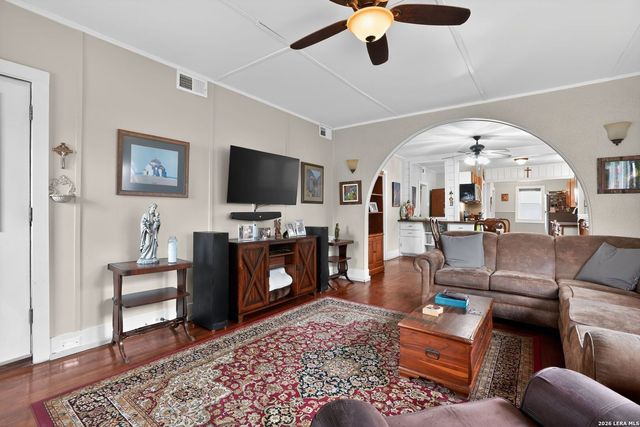 953 myrta, Kerrville, TX 78028