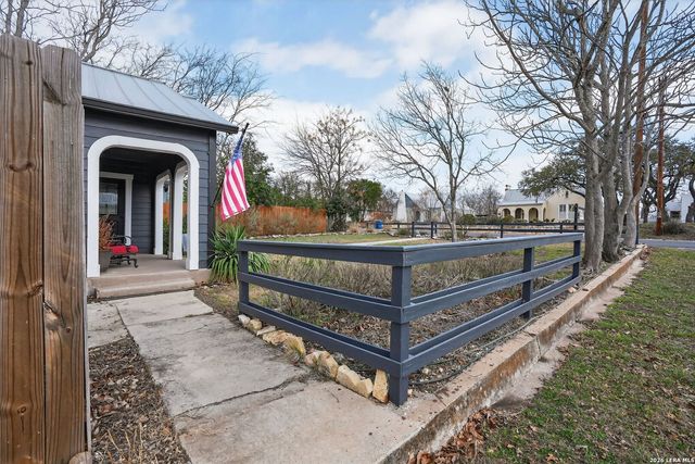 953 myrta, Kerrville, TX 78028