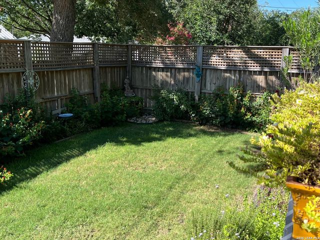 953 myrta, Kerrville, TX 78028