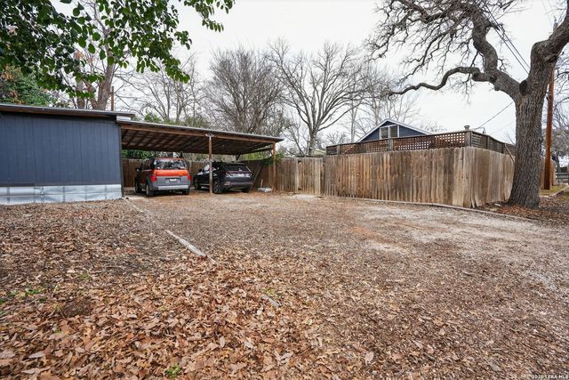 953 myrta, Kerrville, TX 78028