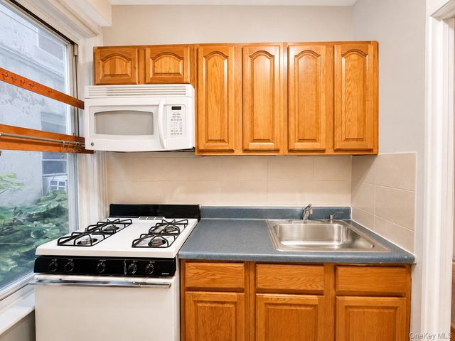 1171 Colgate Avenue, Bronx, NY 10472