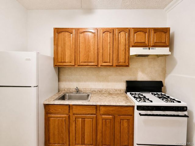 1171 Colgate Avenue, Bronx, NY 10472