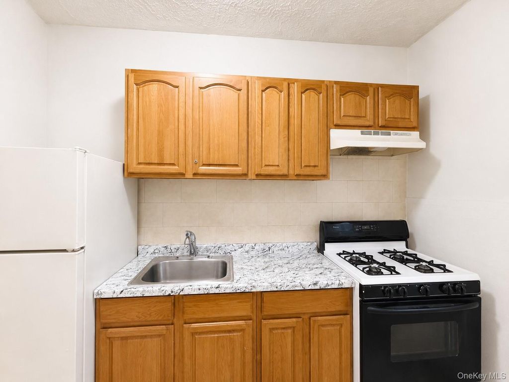 1171 Colgate Avenue, Bronx, NY 10472 — photo 3
