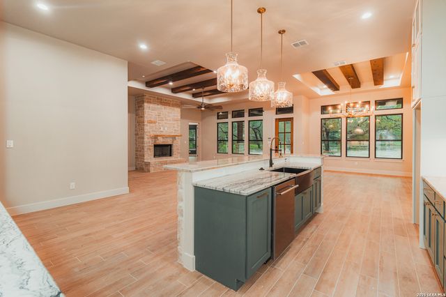 104 Reserve Court, La Vernia, TX 78121