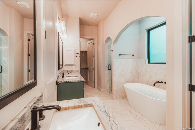 104 Reserve Court, La Vernia, TX 78121