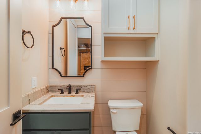 104 Reserve Court, La Vernia, TX 78121