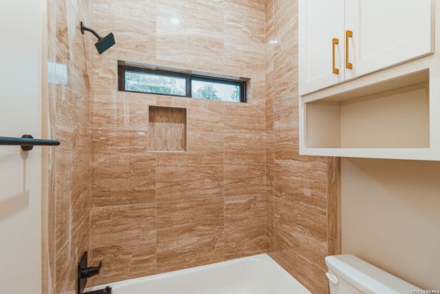 104 Reserve Court, La Vernia, TX 78121