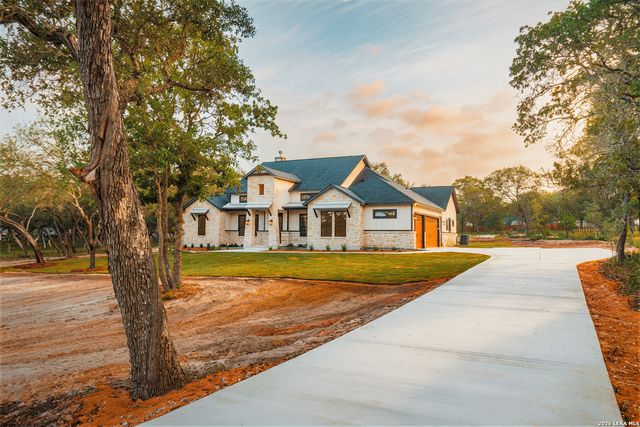 104 Reserve Court, La Vernia, TX 78121