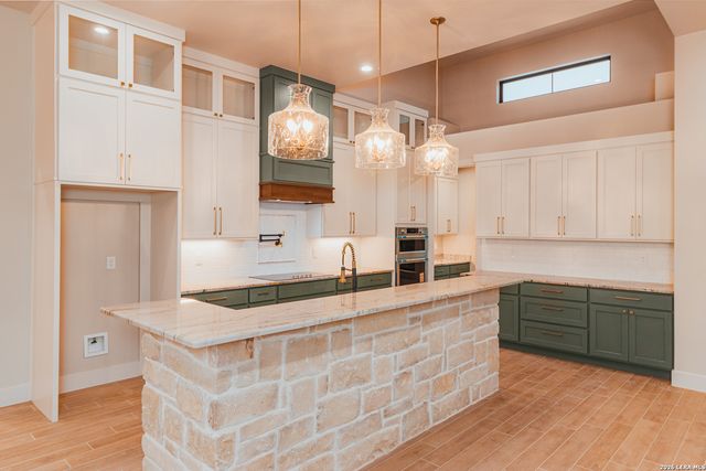 104 Reserve Court, La Vernia, TX 78121