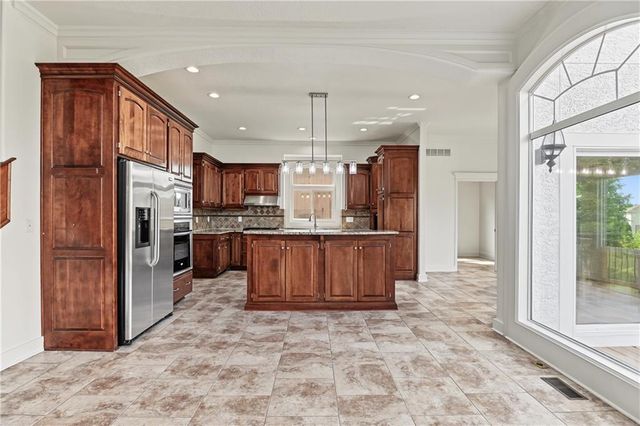 16004 Ballentine Street, Overland Park, KS 66062