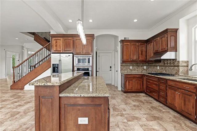 16004 Ballentine Street, Overland Park, KS 66062