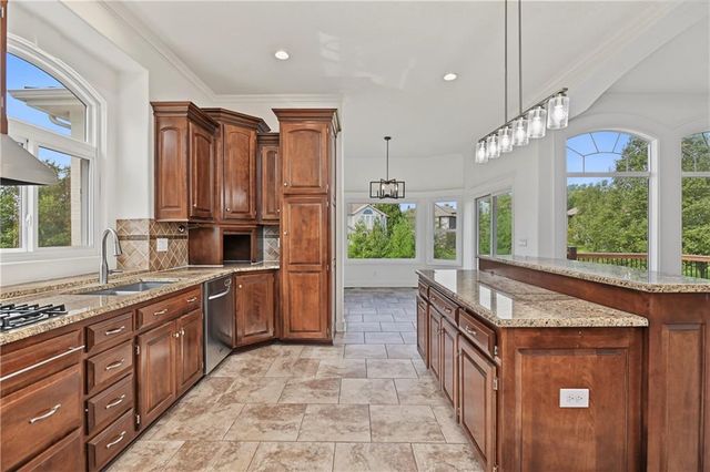16004 Ballentine Street, Overland Park, KS 66062