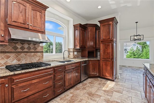 16004 Ballentine Street, Overland Park, KS 66062