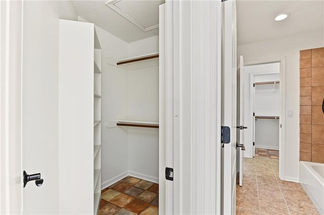 16004 Ballentine Street, Overland Park, KS 66062
