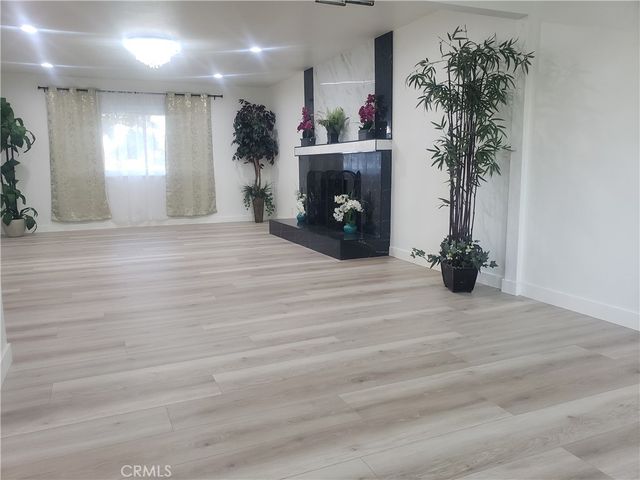 2758 W STOCKTON, Anaheim, CA 92801