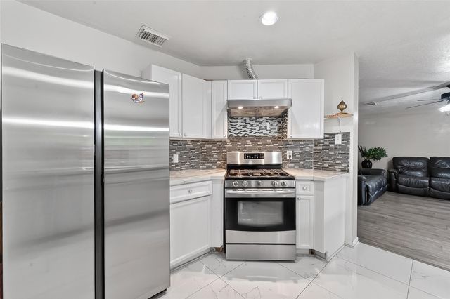 4210 W Meadows Drive, Sugar Land, TX 77479