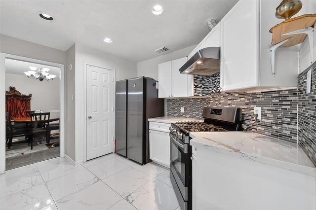 4210 W Meadows Drive, Sugar Land, TX 77479