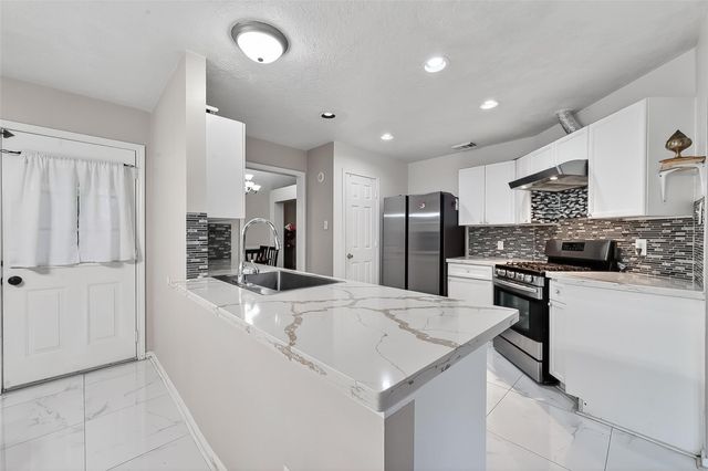 4210 W Meadows Drive, Sugar Land, TX 77479