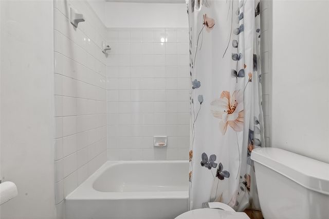 4210 W Meadows Drive, Sugar Land, TX 77479