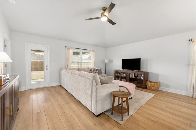 25093 SW 23RD ROAD, Newberry, FL 32669