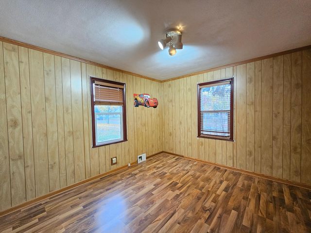 1836 Bush Avenue E, Saint Paul, MN 55119