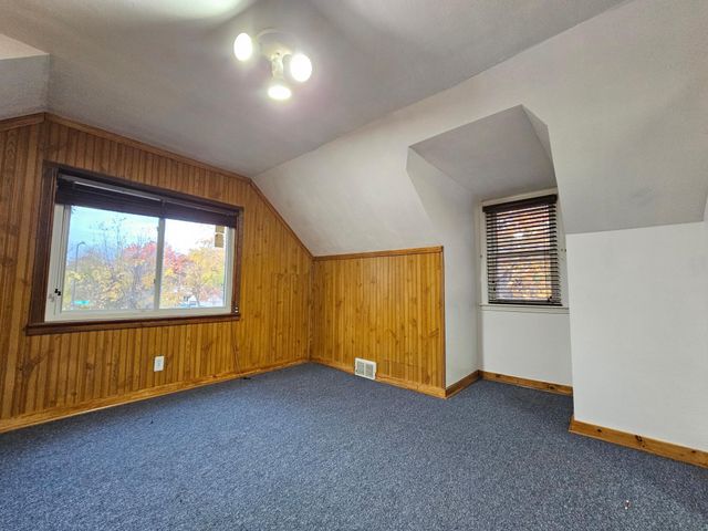 1836 Bush Avenue E, Saint Paul, MN 55119