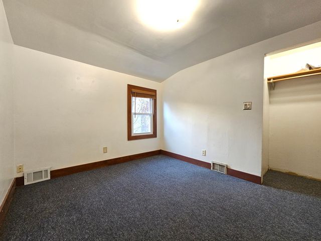 1836 Bush Avenue E, Saint Paul, MN 55119