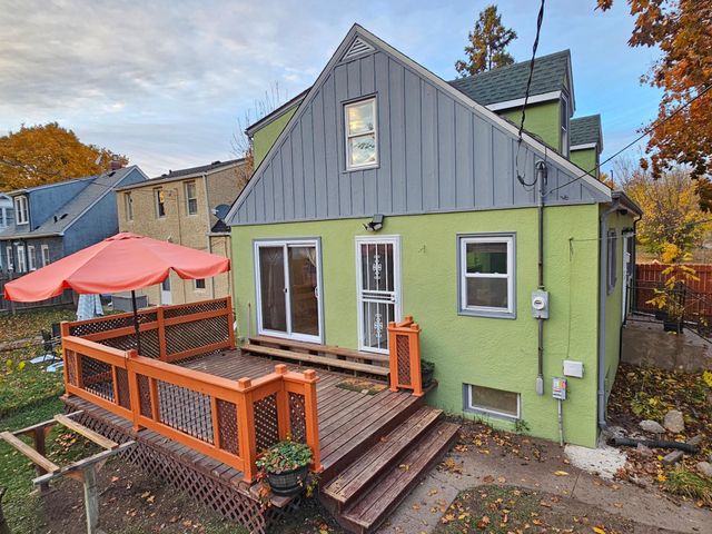 1836 Bush Avenue E, Saint Paul, MN 55119