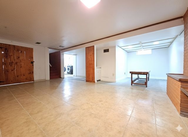 1836 Bush Avenue E, Saint Paul, MN 55119