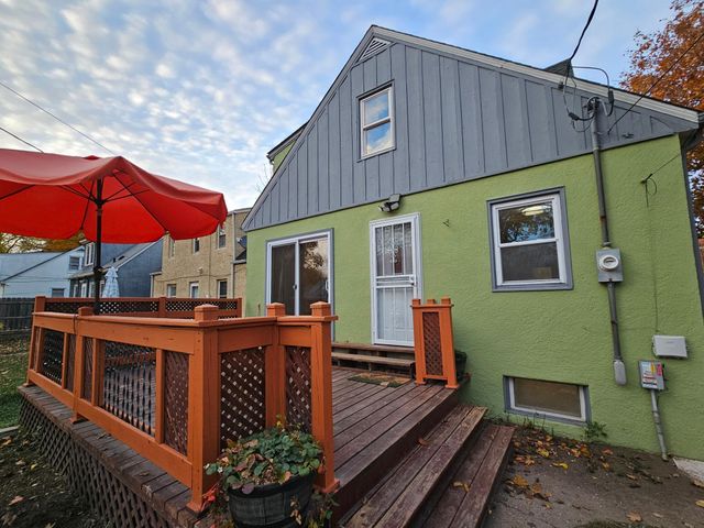 1836 Bush Avenue E, Saint Paul, MN 55119