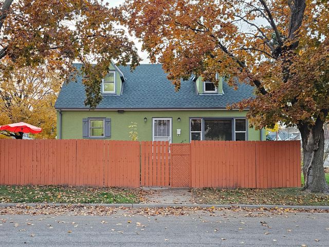 1836 Bush Avenue E, Saint Paul, MN 55119