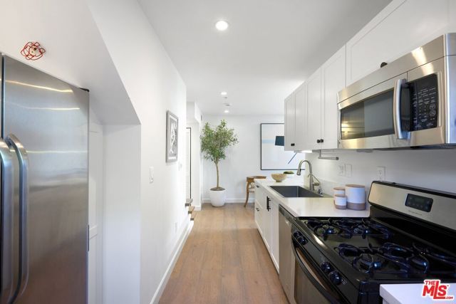 5806 Waring Avenue 7, Los Angeles, CA 90038