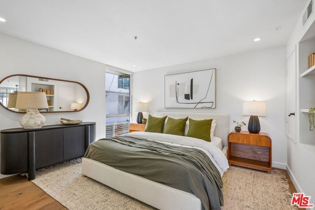 5806 Waring Avenue 7, Los Angeles, CA 90038