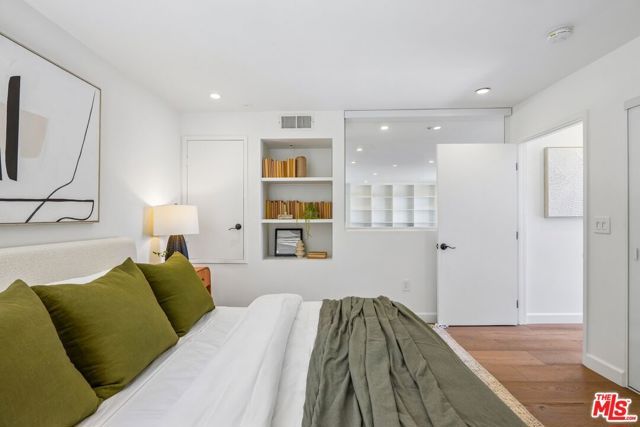 5806 Waring Avenue 7, Los Angeles, CA 90038