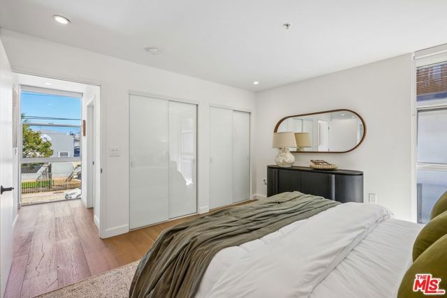 5806 Waring Avenue 7, Los Angeles, CA 90038