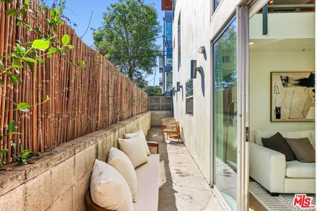5806 Waring Avenue 7, Los Angeles, CA 90038