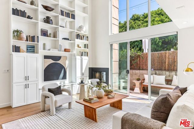 5806 Waring Avenue 7, Los Angeles, CA 90038