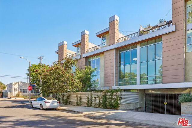 5806 Waring Avenue 7, Los Angeles, CA 90038