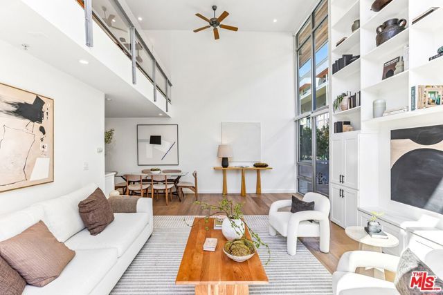 5806 Waring Avenue 7, Los Angeles, CA 90038