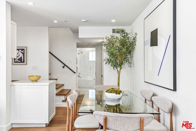 5806 Waring Avenue 7, Los Angeles, CA 90038
