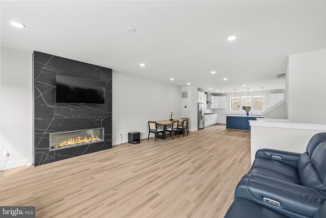 42116 WALTZ TER, Ashburn, VA 20148