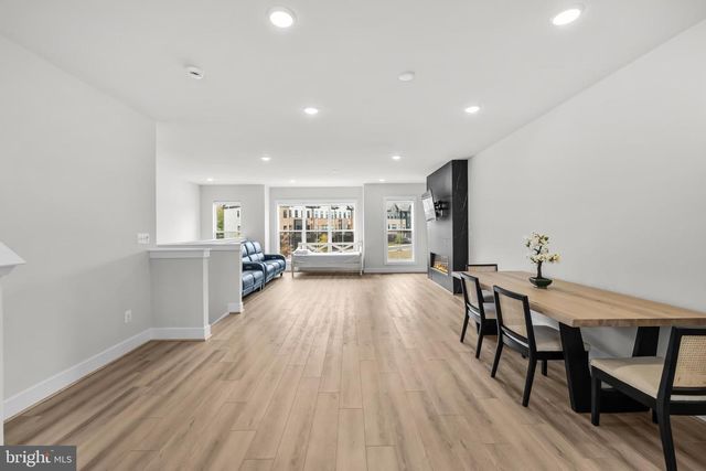42116 WALTZ TER, Ashburn, VA 20148
