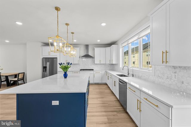 42116 WALTZ TER, Ashburn, VA 20148
