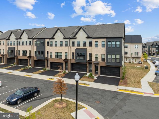 42116 WALTZ TER, Ashburn, VA 20148