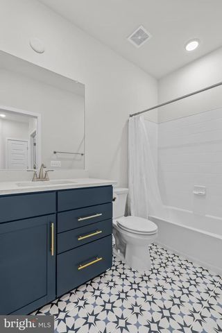 42116 WALTZ TER, Ashburn, VA 20148